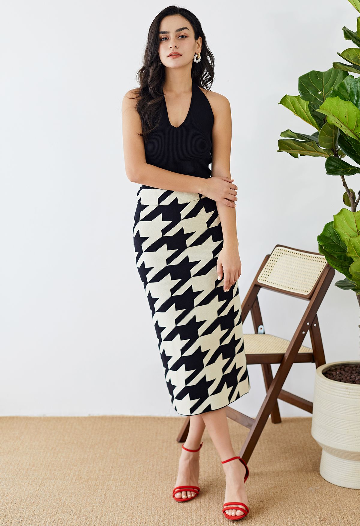 Houndstooth Pattern Back Slit Pencil Skirt in White