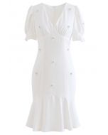 فستان مطرز بالكريستال باللون الأبيض